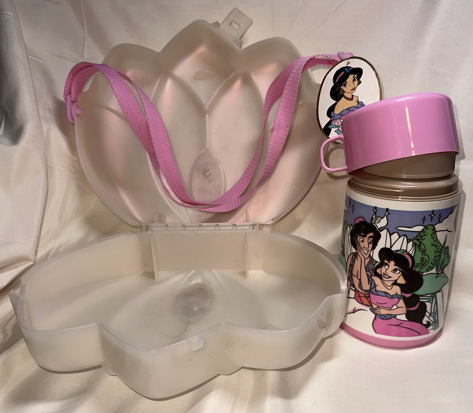 Vintage 1992 DISNEY Aladdin Jasmine Lotus Flower Lunch Box Kit W/ Thermos NWT