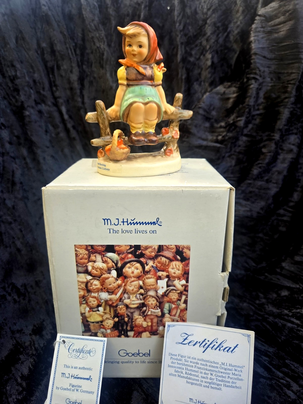 Goebel Hummel Figurine 1112 3/0 Just Resting Girl Mint in Box 4\ Goebel Hummel Figurine 1112 3/0 Just Resting Girl Mint in Box 4\