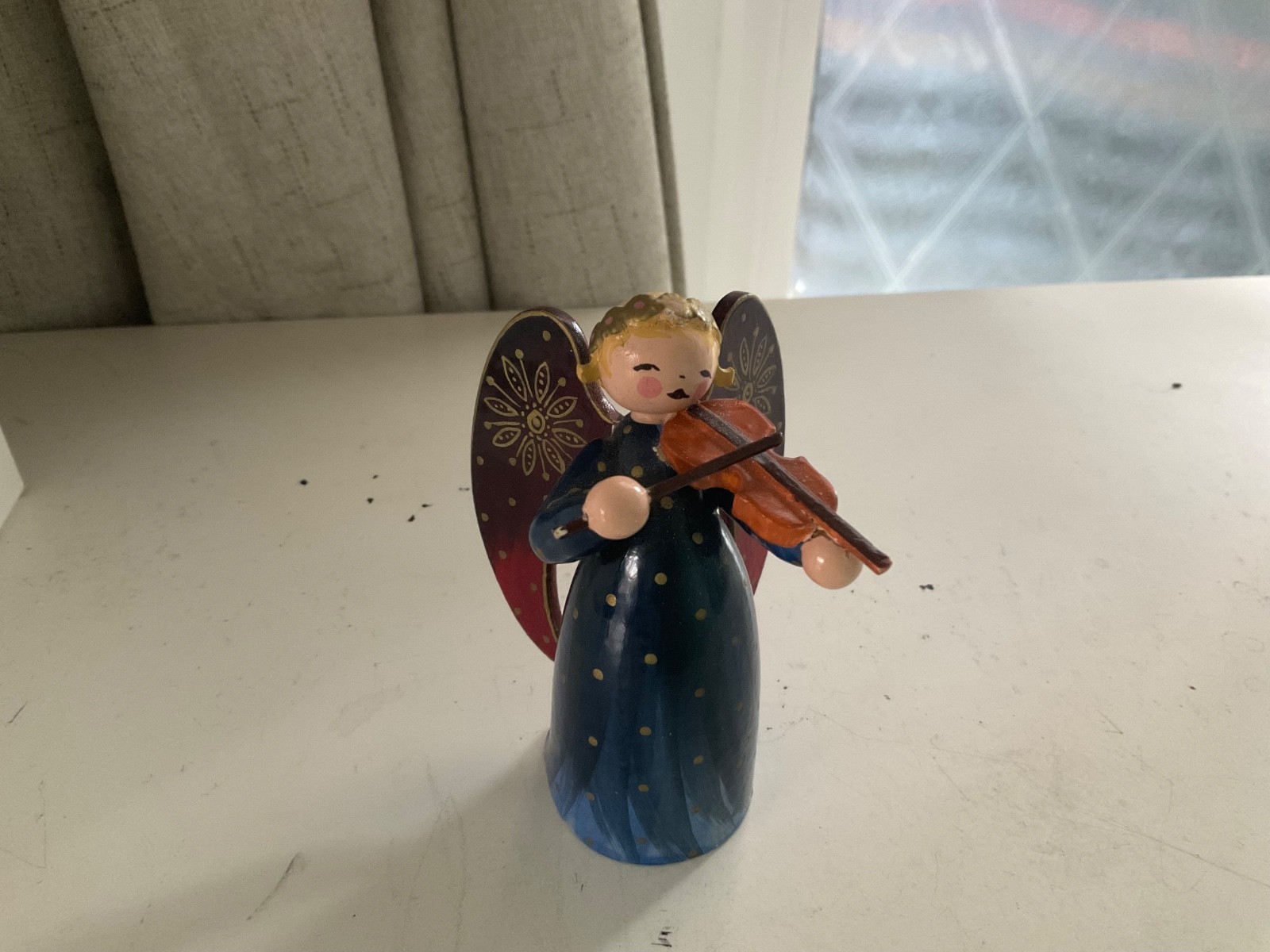 wendt and kuhn angel with violin 4 in.