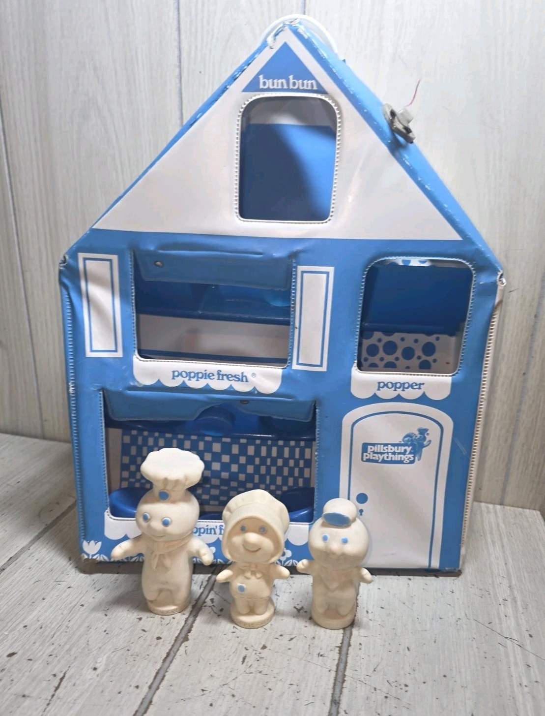 Vtg 1974 Pillsbury Doughboy Poppin Fresh Playhouse And 3 Dolls Rare READ FLAW
