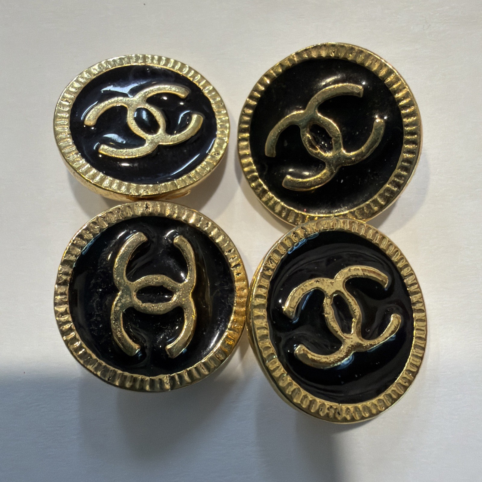 4 x 20mm C C Chanel buttons black/gold 4 x 20mm C C Chanel buttons black/gold