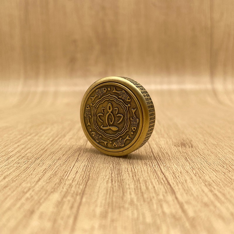Brass Buddhist Spinner Heart Sutra Fidget Coin Meditation Hand Spinner Desk Toy