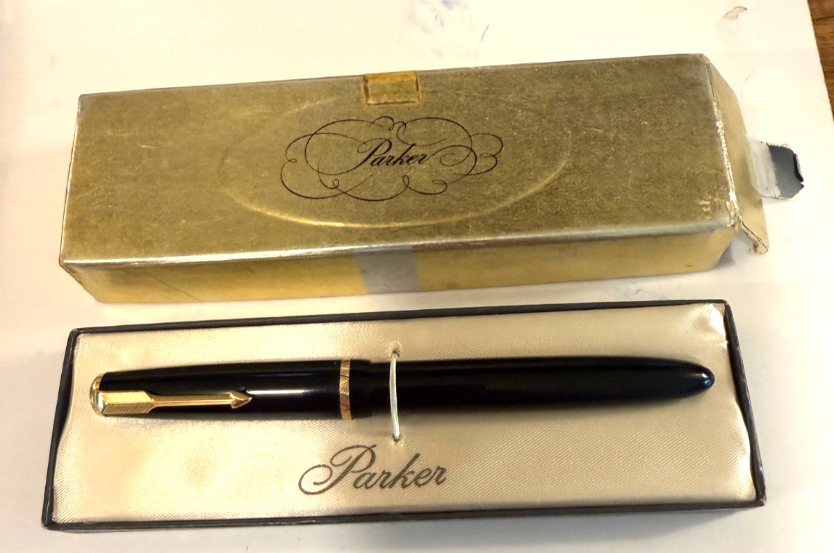 1955 Black Parker Senior Duofold Fountain pen. 14K FINE gold nib. Squeeze filler