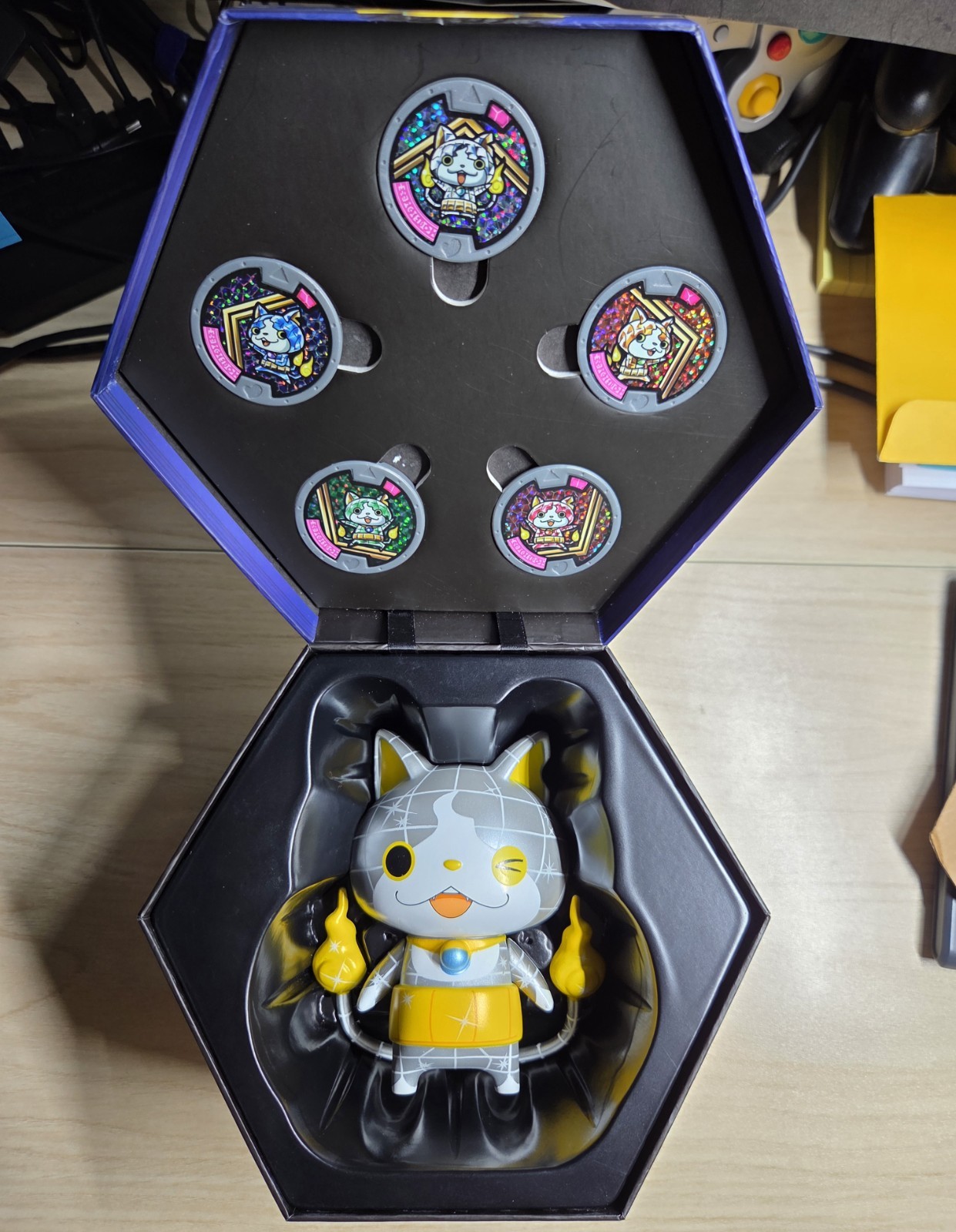 Yo-Kai Watch Dianyan 2016 SDCC Exclusive Vinyl Figure Box 5 Medals Complete Set Yo-Kai Watch Dianyan 2016 SDCC Exclusive Vinyl Figure Box 5 Medals Complete Set