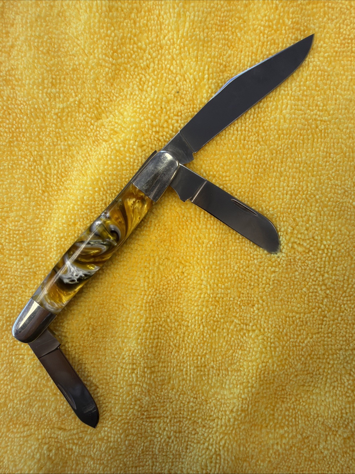 Canal Street 2009 Knife 3 Blade 4” Gold Rush? Beautiful Colors Yellow Black Wow