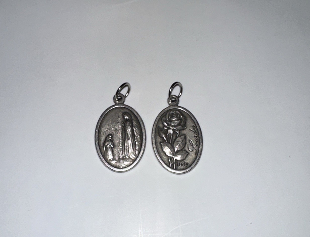 Holy Medal Our Lady Of Lourdes w/rose Italian 1 inch Medal From Italy Holy Medal Our Lady Of Lourdes w/rose Italian 1 inch Medal From Italy