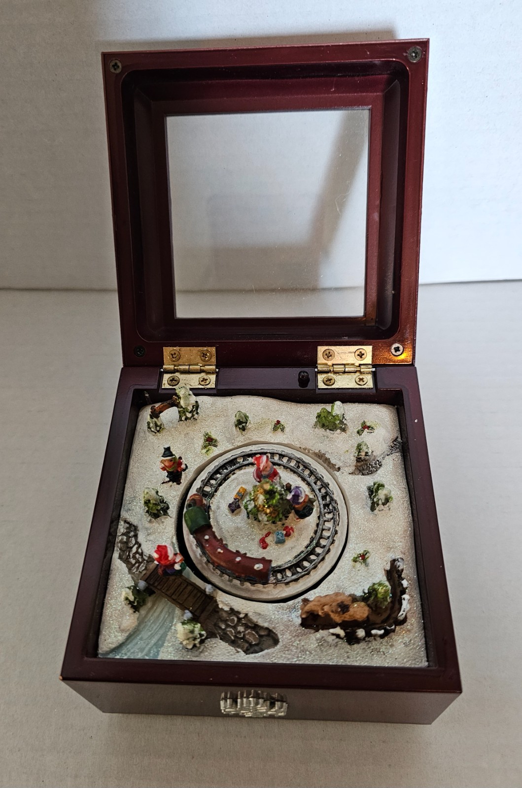 Holiday Train Animated Wind-up Music Box \ Holiday Train Animated Wind-up Music Box \