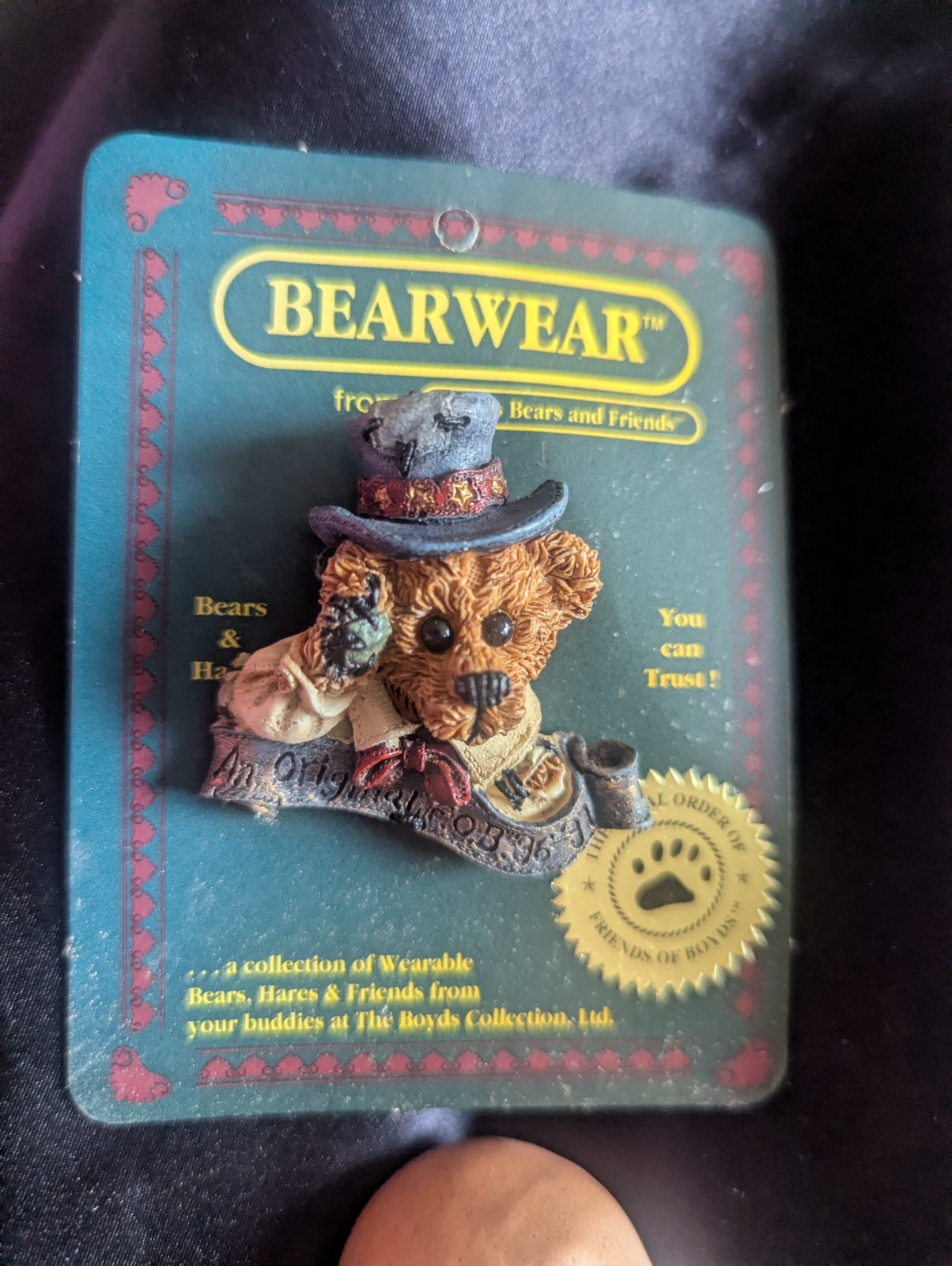 New 1995 Vintage Bearwear Original F.O.B  Pin Boyds Bears & Friends 
