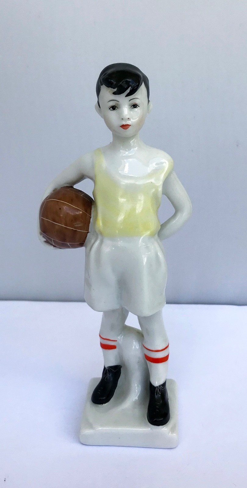 VINTAGE USSR  LFZ LOMONOSOV PORCELAIN FIGURINE \