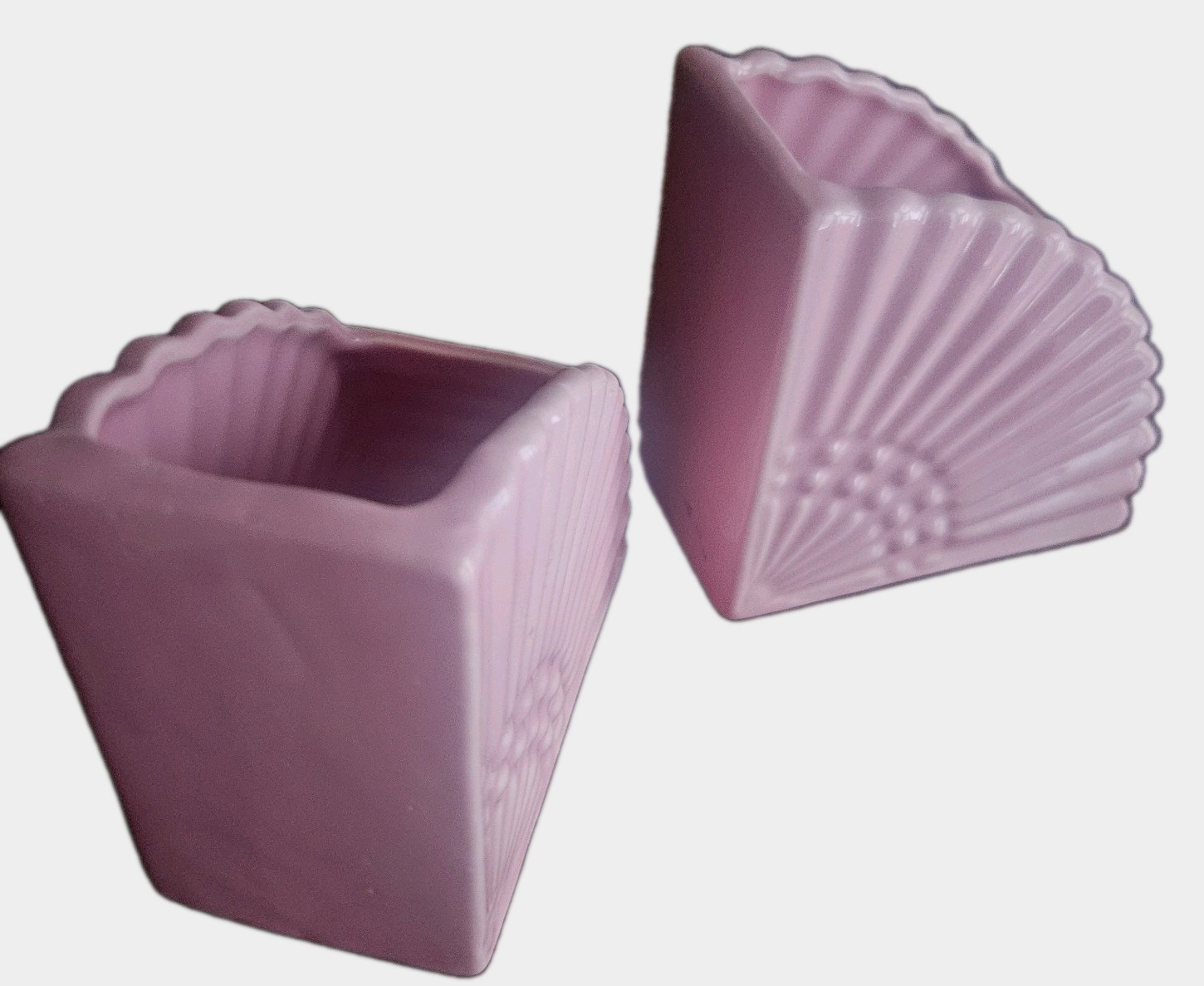 Vintage USA Pottery Pink Shell Planter Vase/planter 4 inch glazed finish 