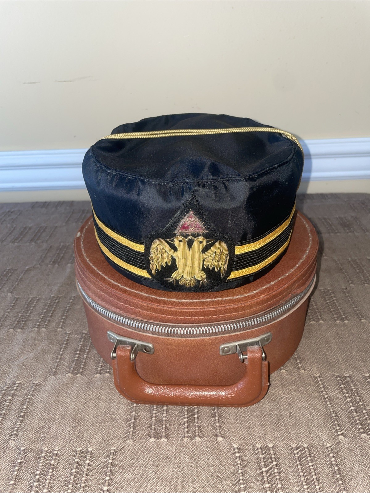 VINTAGE 32nd Freemason Double Eagle Masonic Scottish Rite Hat & Brown Carry Case VINTAGE 32nd Freemason Double Eagle Masonic Scottish Rite Hat & Brown Carry Case