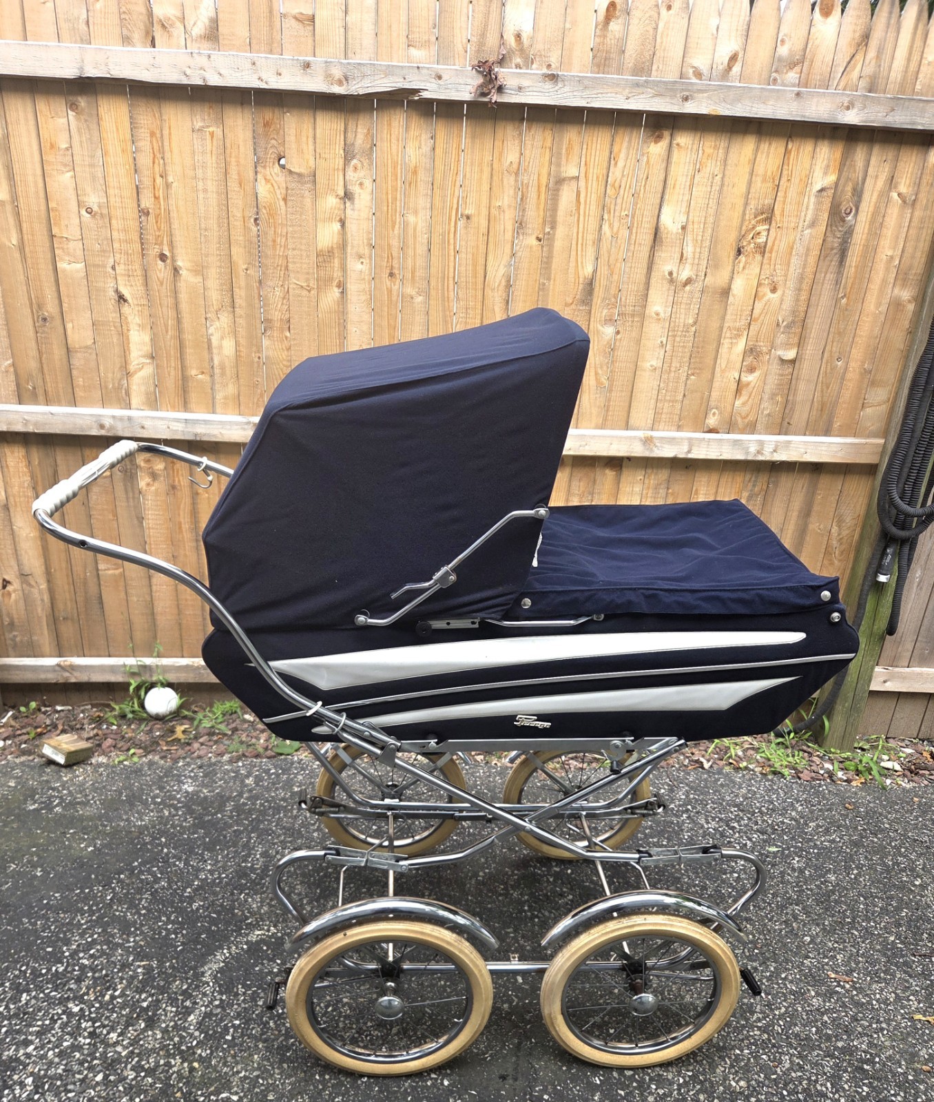 Vintage 1970s Peg Perego 2-in-1 Baby Pram & Stroller System - Made in Italy Vintage 1970s Peg Perego 2-in-1 Baby Pram & Stroller System - Made in Italy