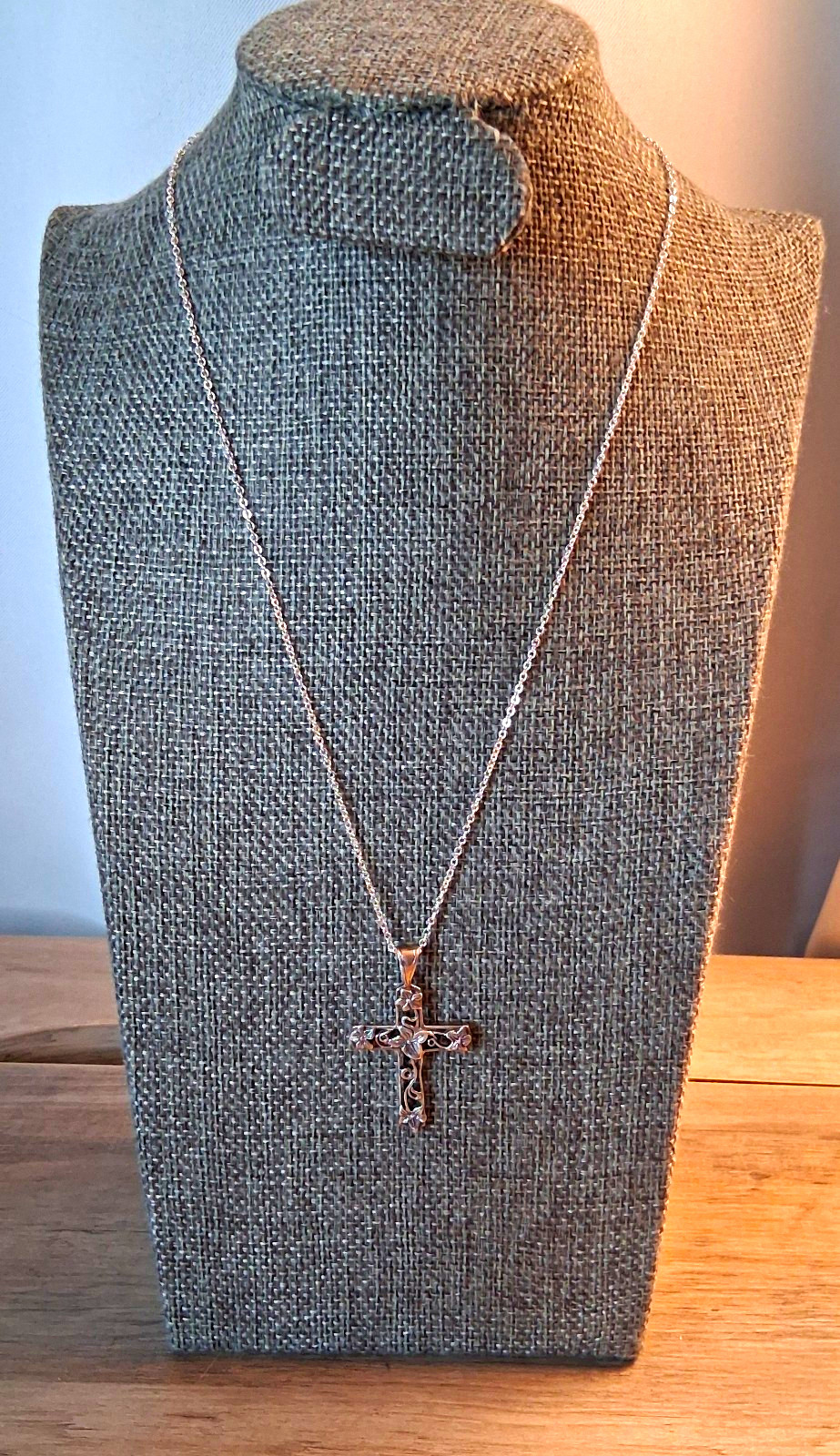 925 Sterling Silver Christian Cross/Crucifix Pendant Necklace