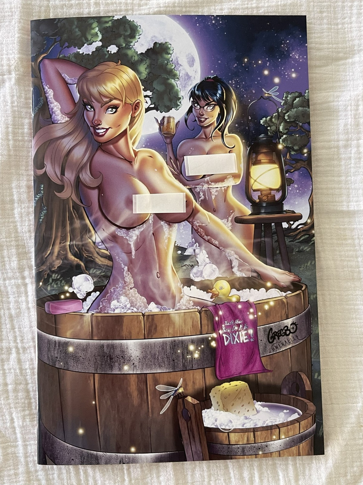 QUEENS OF DIXIE GREGBO & Daligault - Hot Tub Naughty - NM