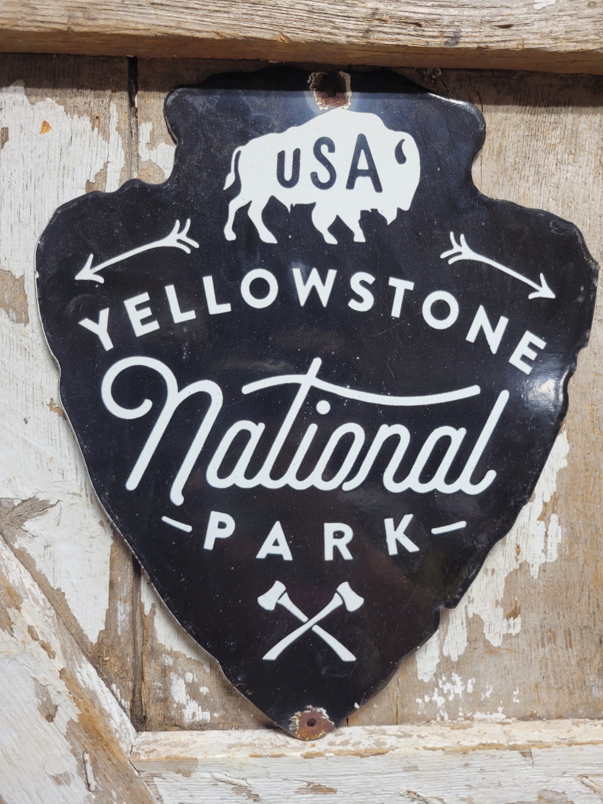 VINTAGE YELLOWSTONE PORCELAIN SIGN RARE OLD RARE NATIONAL PARK ARROWHEAD BUFFALO