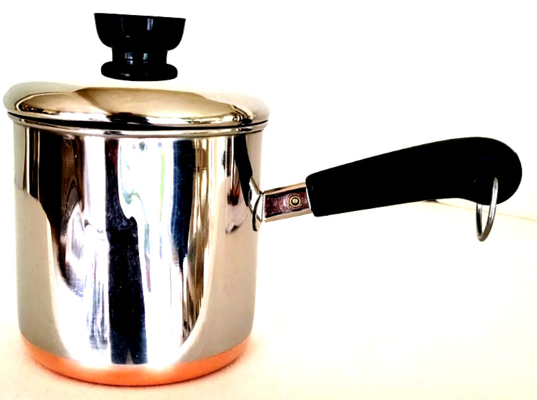VINTAGE   1  1/2 qt REVERE WARE SAUCE POT WITH MEASURE MARKS + POUR SPOUT W/ LID