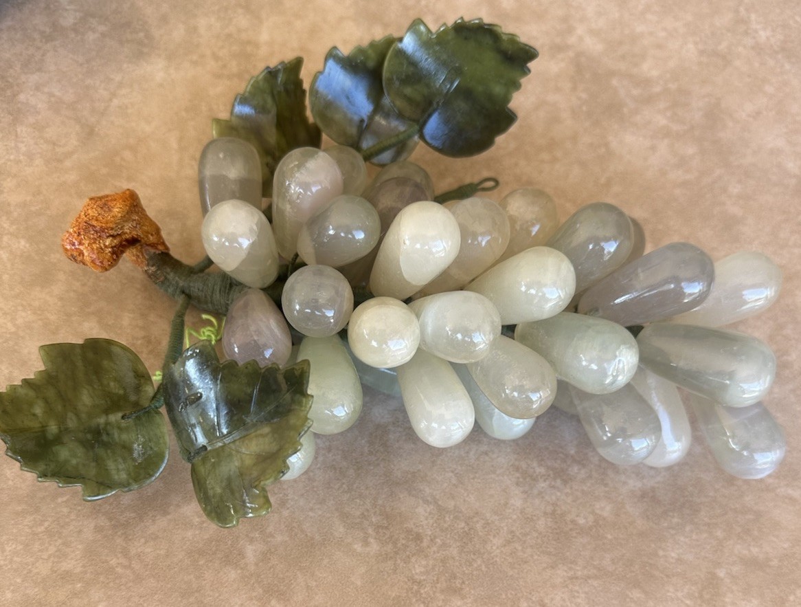Vintage Pale Jade Grape Cluster With Stone Leaves 10” Bendable Stems, 33 Grapes