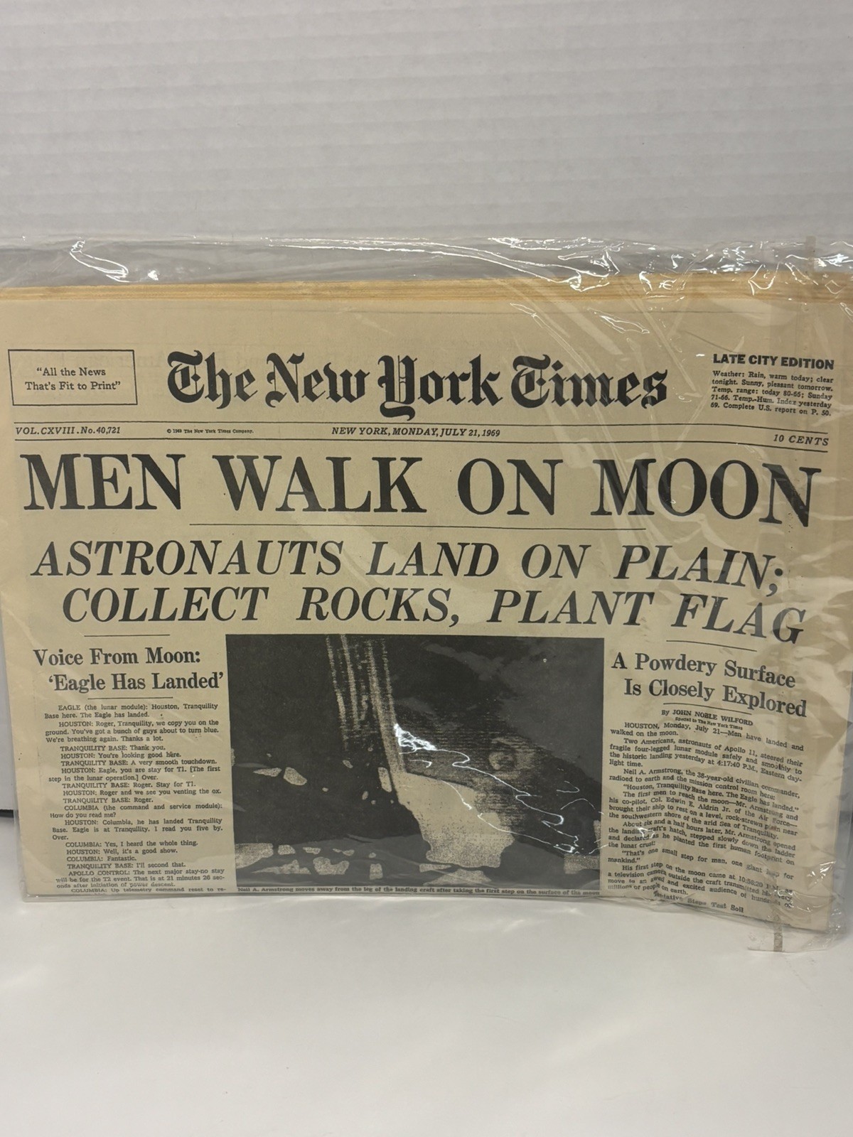 New York Times July 21 1969 MEN WALK ON MOON In Great Condition VTG 68 Pages