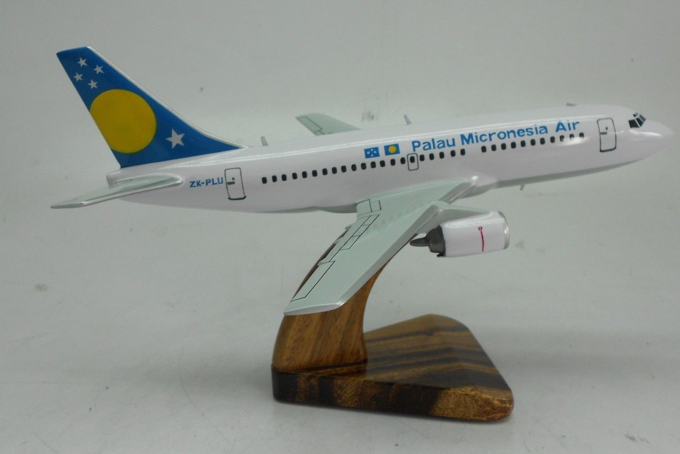 B-737 Palau Micronesia B737 Airplane Desktop Wood Model Large 
