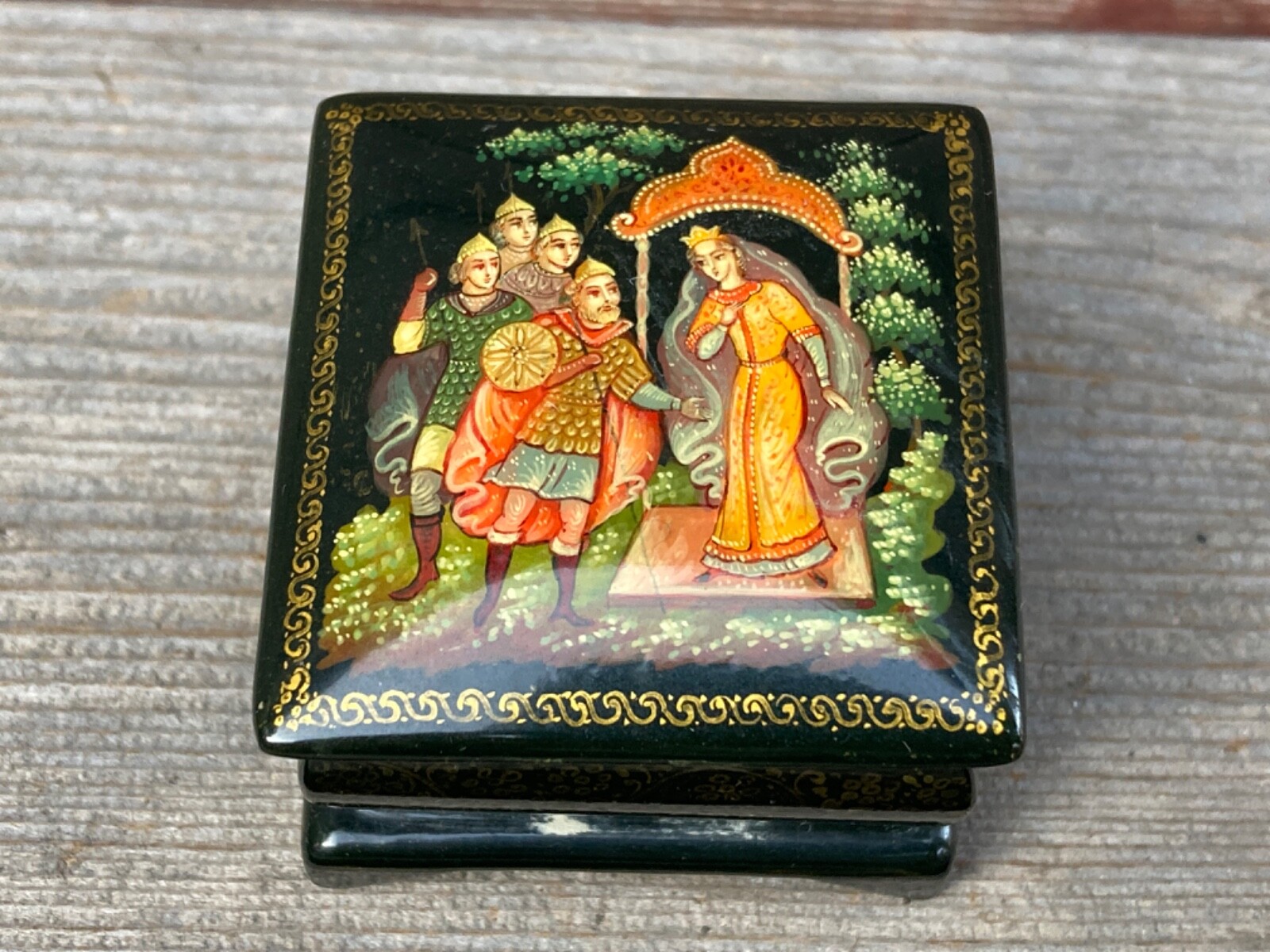 VTG SIGNED C. TIANEX RUSSIAN LACQUER SLAVIC FOLKLORE TRINKET BOX