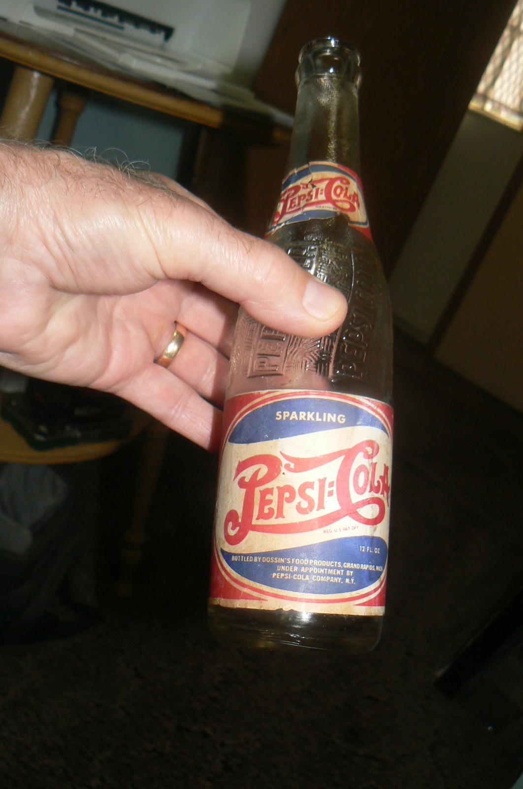 RARE 1930s-1940s Double Dot Pepsi Cola Paper Label Bottle. GRAND RAPIDS, MICH.