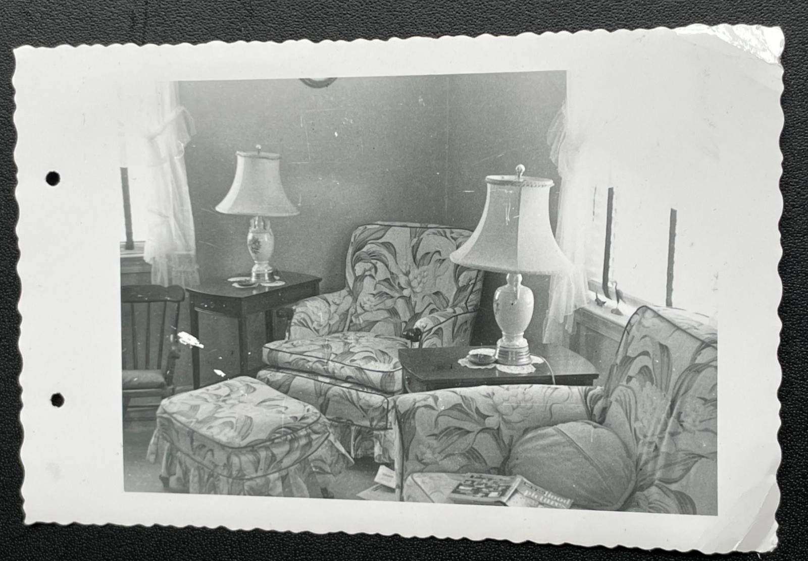 VTG c1950s Living Room Interior Floral Armchair Urn Lamps Book Photo