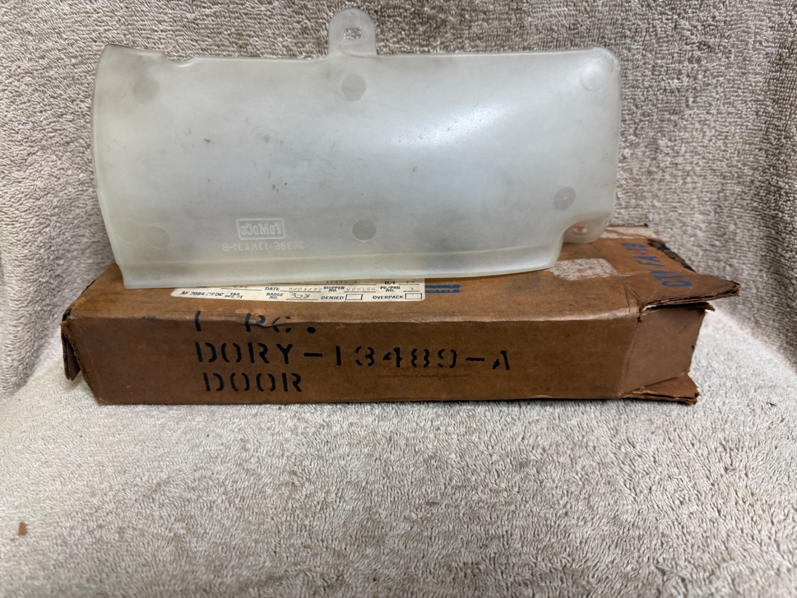 NOS FORD D0RY-13489-A 1970 1971 1972 CAPRI TAIL LIGHT DOOR