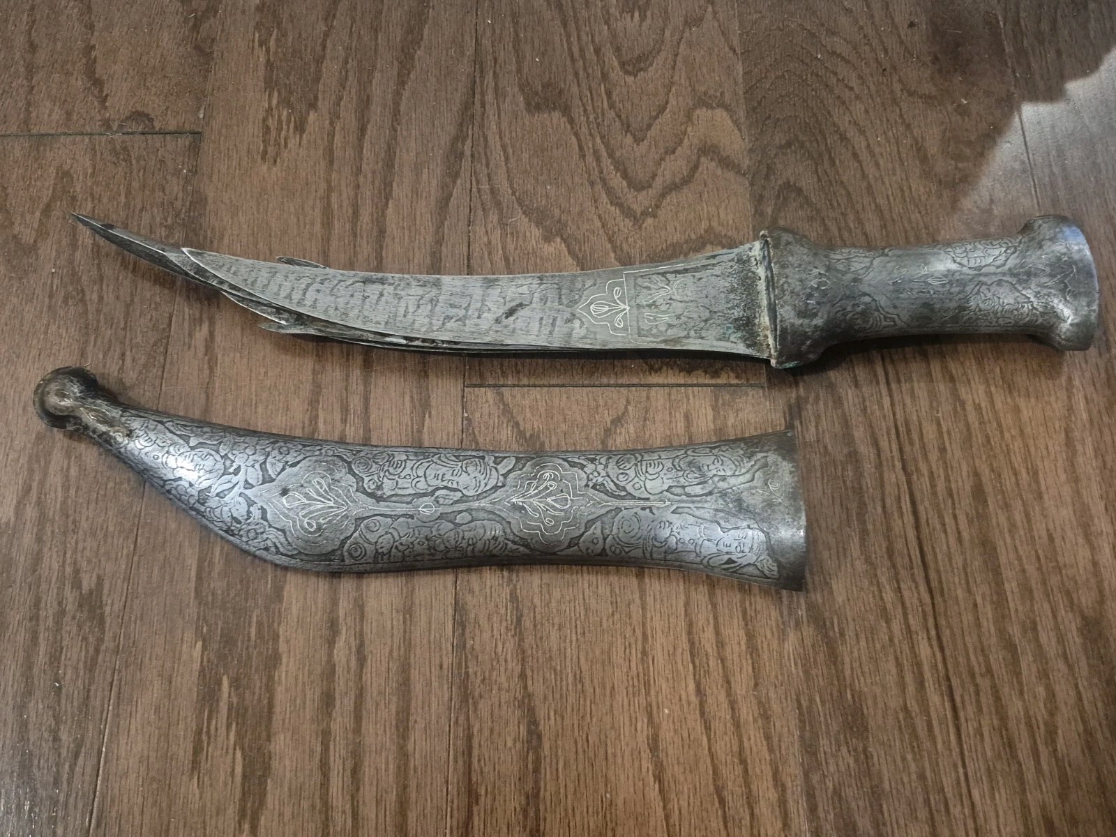 ANTIQUE ISLAMIC MOGUL INDIAN OR PERSIAN 