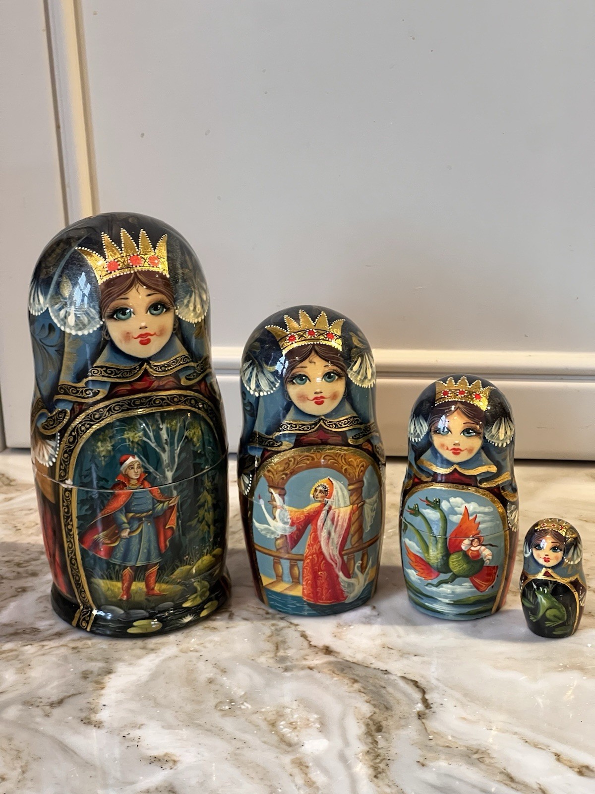 STUNNING Vtg handprinted set of 4  RUSSIAN MATRYOSHKA Stacking Dolls - Pls Read