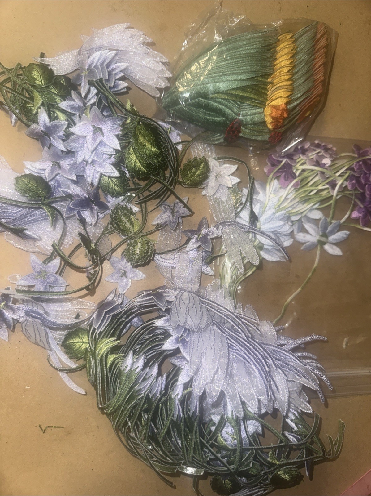 Junk Drawer Lot Of 50 Random Iron On Patches Appliqué All Flowers Embroidered Junk Drawer Lot Of 50 Random Iron On Patches Appliqué All Flowers Embroidered