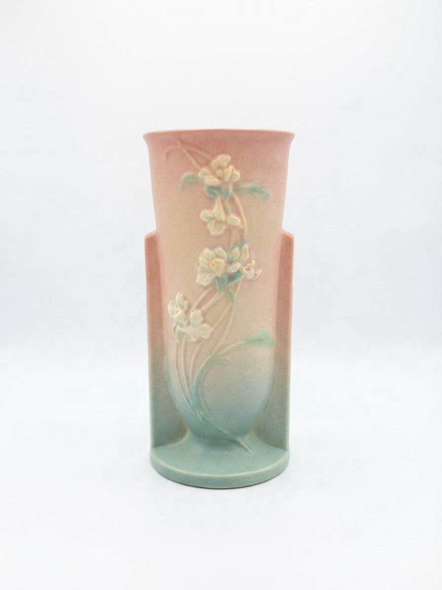 Roseville Art Pottery USA ca.1937 lxia Pattern Art Deco Vase # 856-8 (G) Roseville Art Pottery USA ca.1937 lxia Pattern Art Deco Vase # 856-8 (G)