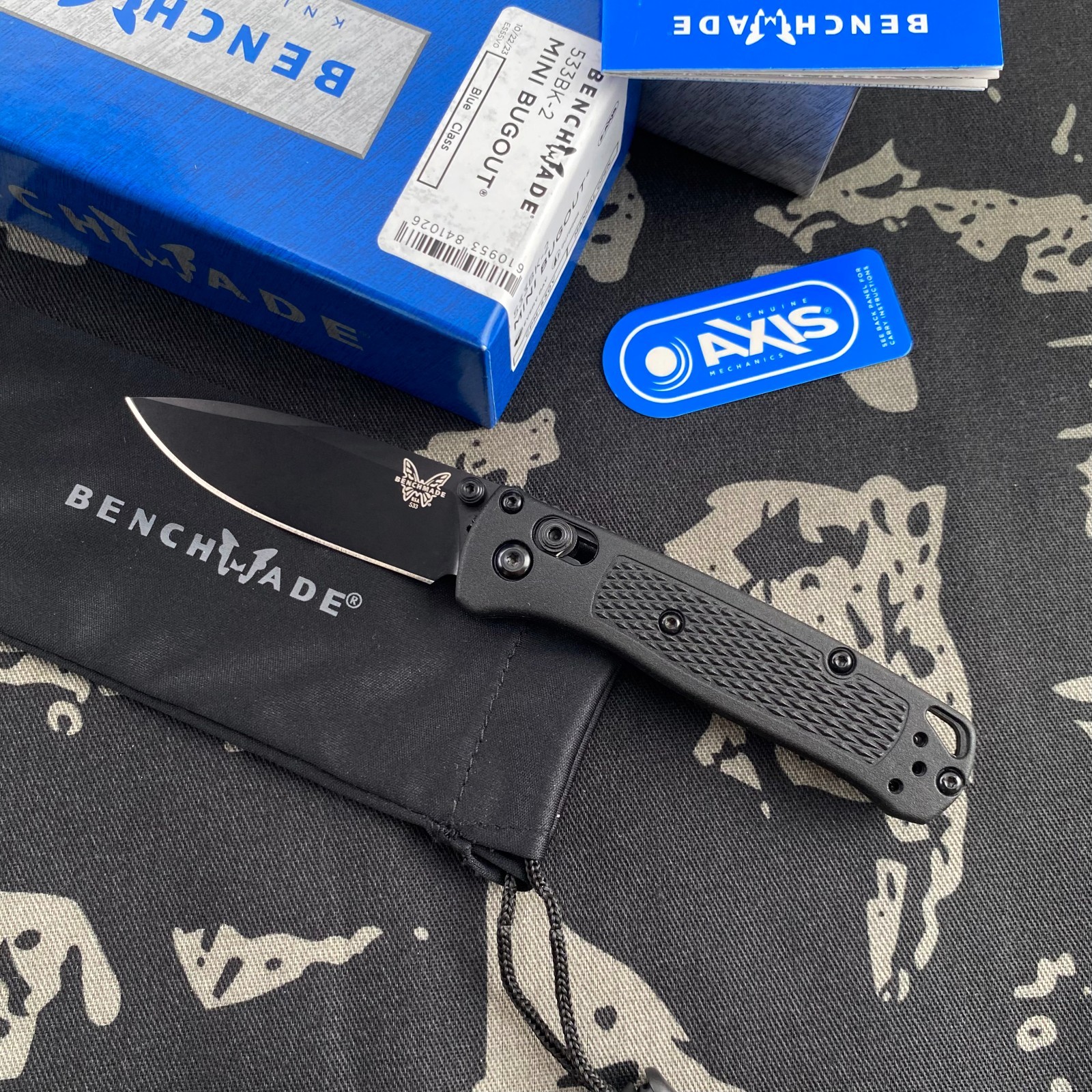 Benchmade 535BK-2 Mini Bugout Black CF-Elite Handle S30V BLADE Folding Knife Benchmade 535BK-2 Mini Bugout Black CF-Elite Handle S30V BLADE Folding Knife