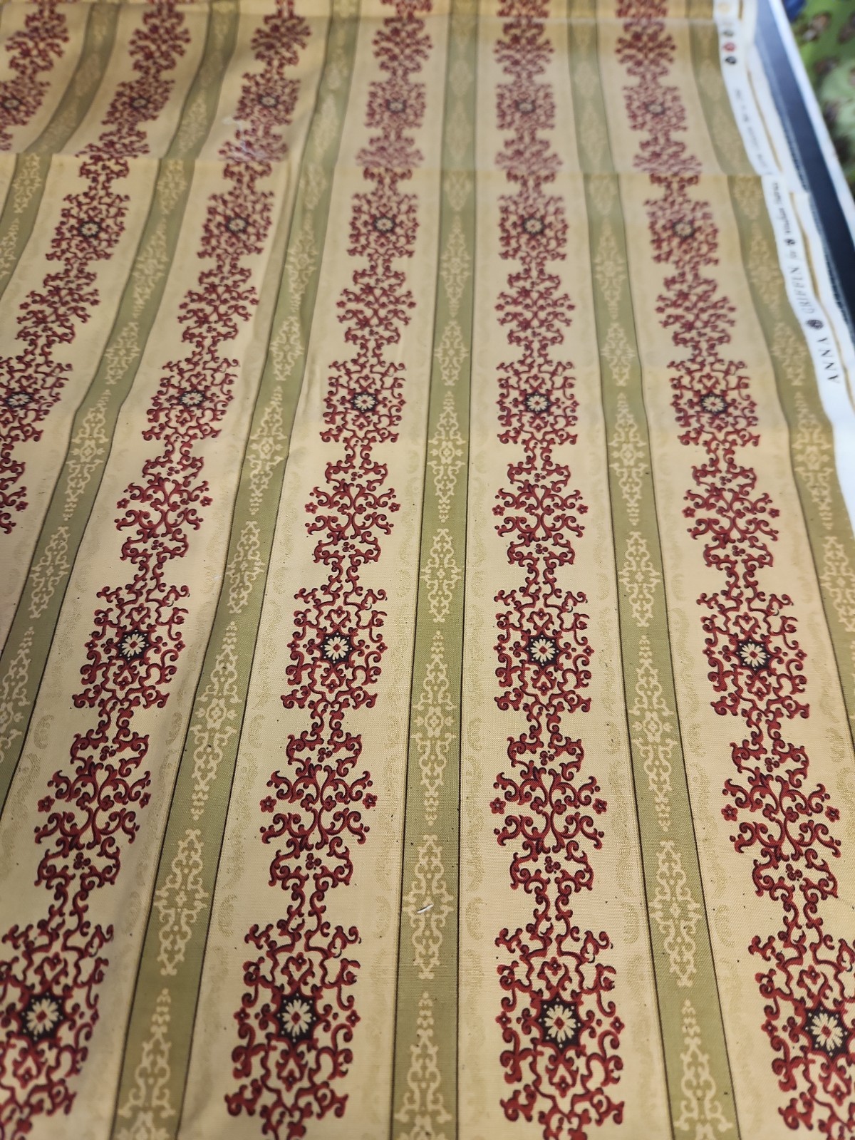 1.50 YARDS Anna Griffin The Sierra Coll Rustic Green Red Beige Quilting cotton 1.50 YARDS Anna Griffin The Sierra Coll Rustic Green Red Beige Quilting cotton