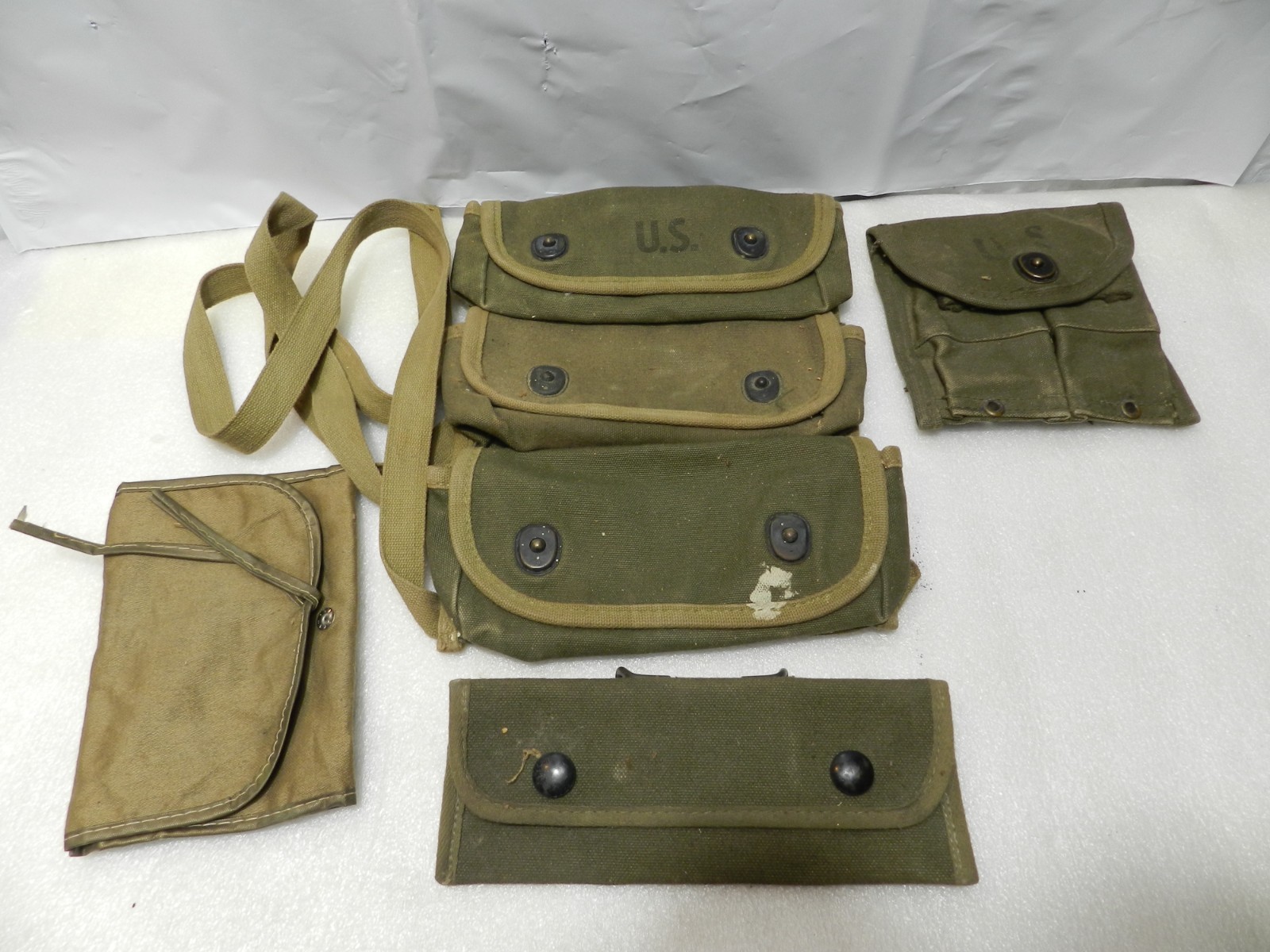 Original U S WWII Triple Grenade Pouch WWII Korean War & Ammo Pouches  A16JJ