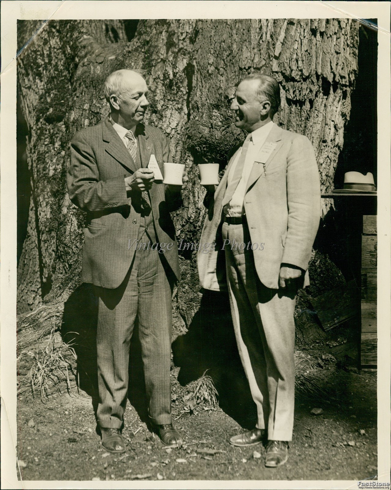 1926 Capt John Rex Thompson Edward B King At Base Of Tree Politics Photo 8x10