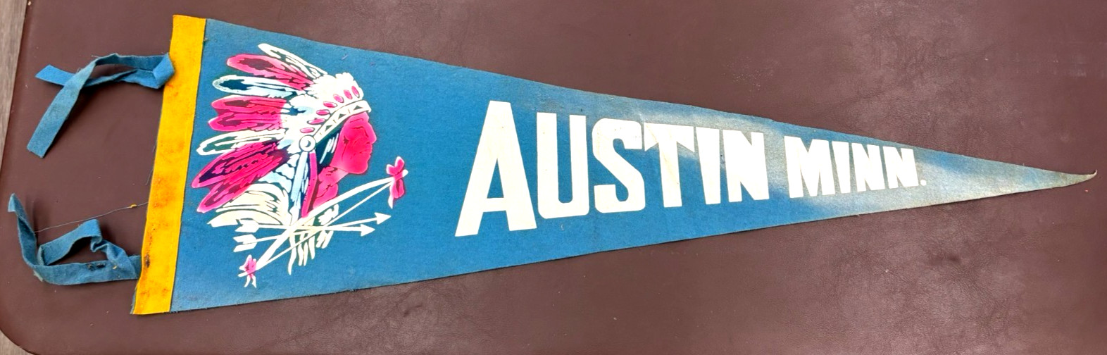 SCARCE VINTAGE 1950s AUSTIN MINNESOTA PENNANT BANNER 26\ SCARCE VINTAGE 1950s AUSTIN MINNESOTA PENNANT BANNER 26\