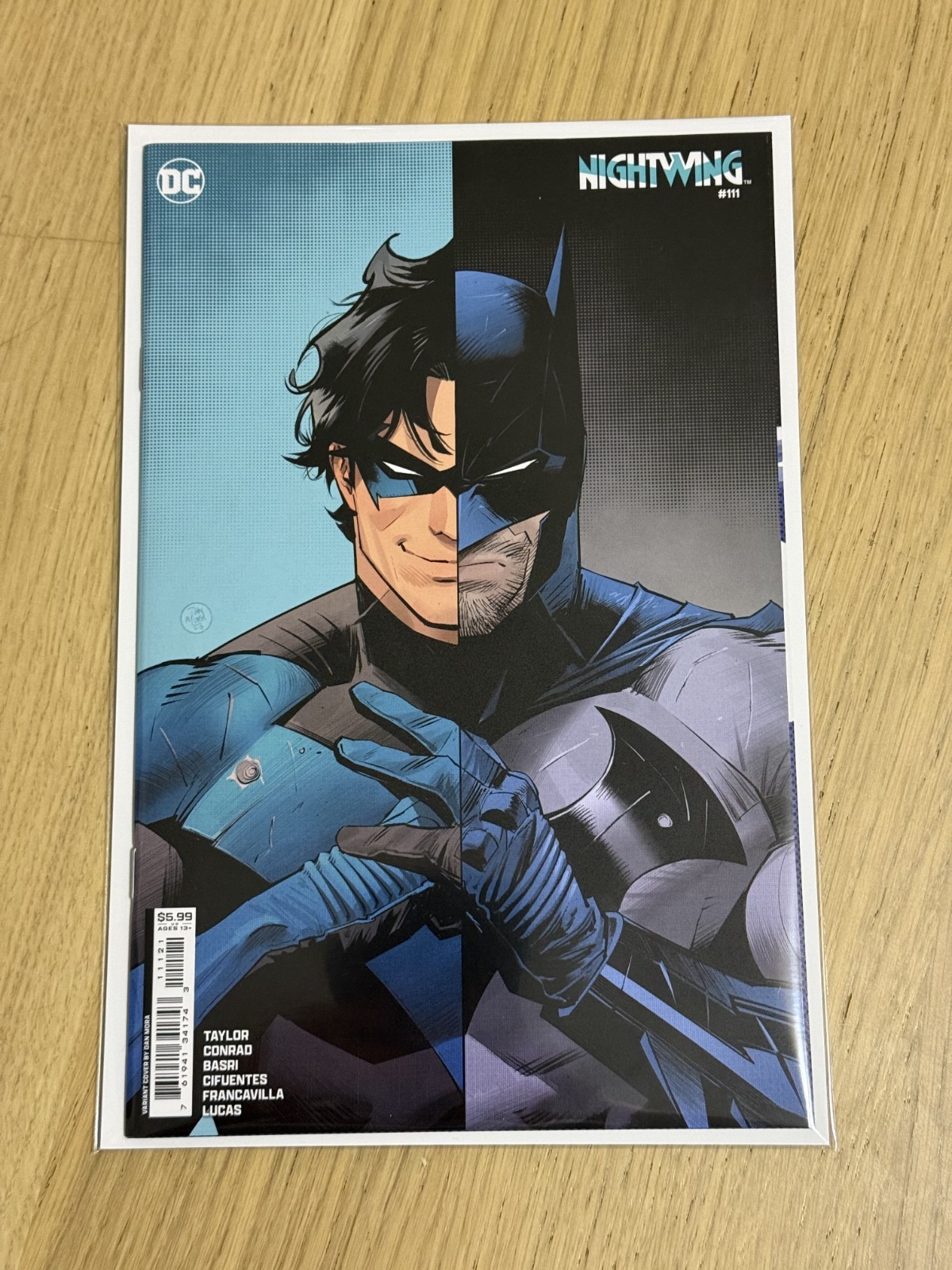 NIGHTWING #111 - DAN MORA VARIANT (BATMAN) - VERY RARE - NEAR MINT NIGHTWING #111 - DAN MORA VARIANT (BATMAN) - VERY RARE - NEAR MINT