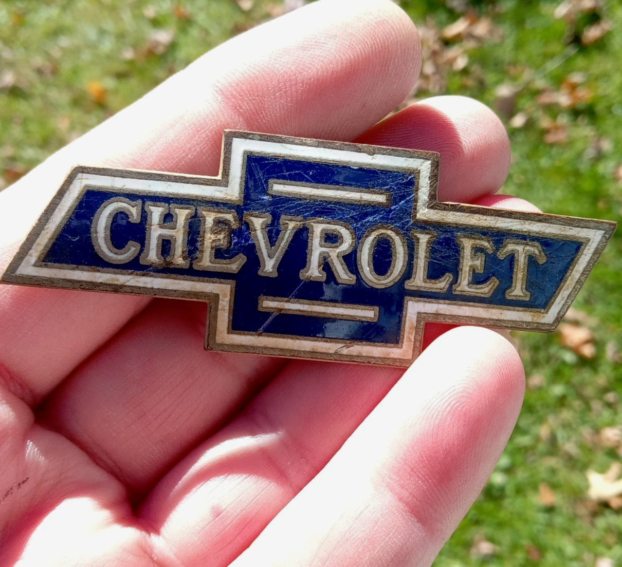 RARE OEM 1920's Chevrolet Radiator Grille Emblem Badge Bowtie  D.L. Auld 3