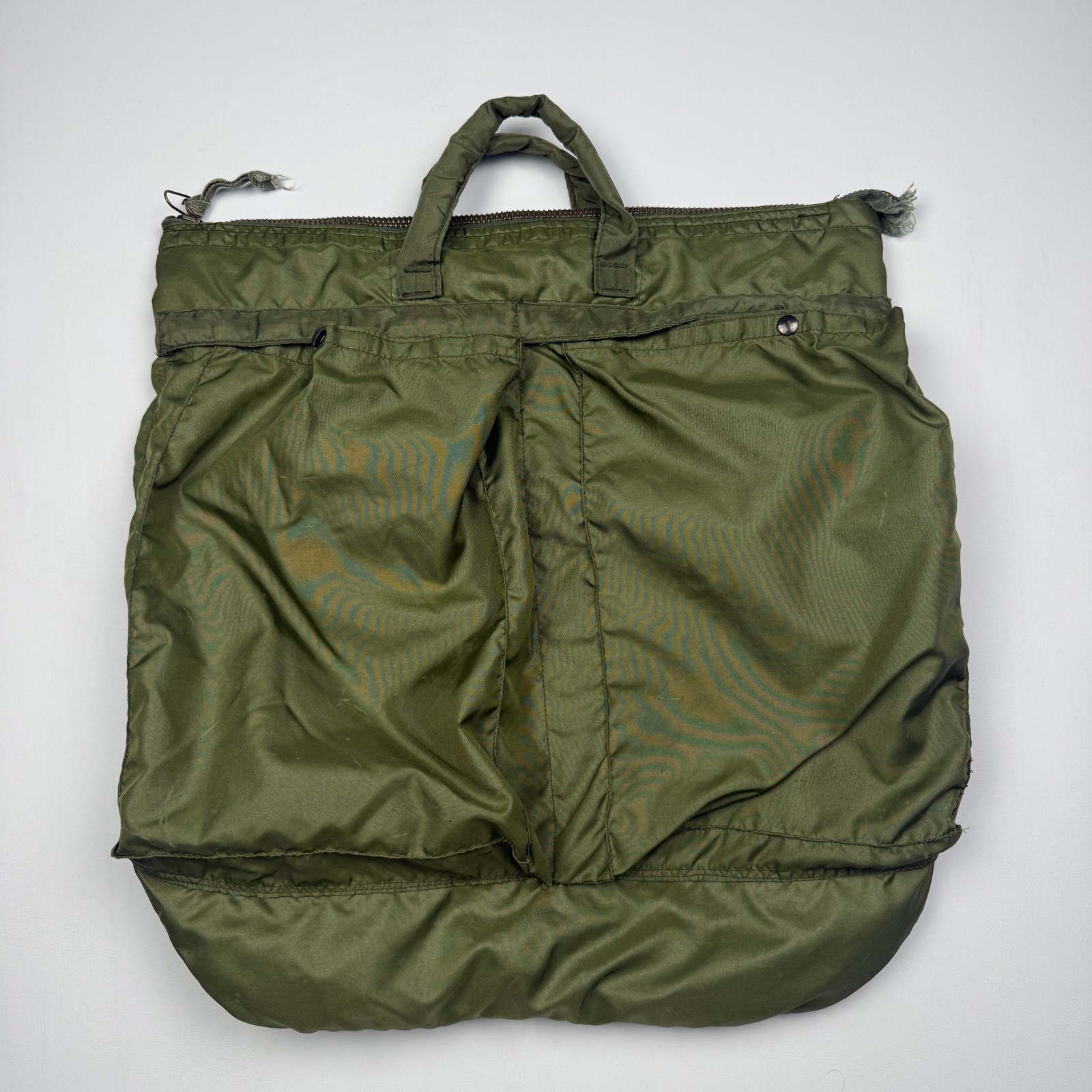 Vintage US Military Flyers Helmet Bag Padded Nylon OD Green NSN 8415-00-782-2989 Vintage US Military Flyers Helmet Bag Padded Nylon OD Green NSN 8415-00-782-2989
