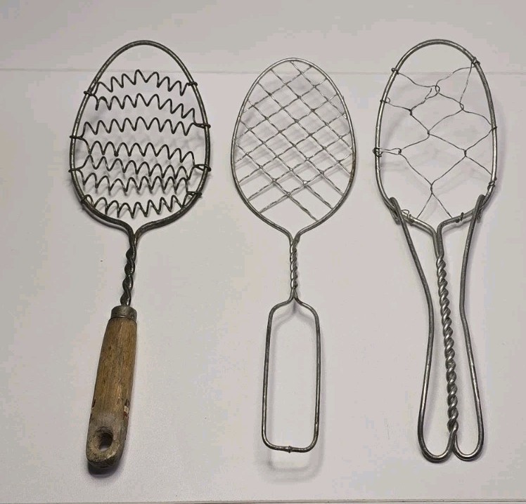 Lot of 3 Vintage Wire Whisk Egg Beaters Flat Meringue Whip Primitive Kitchen...