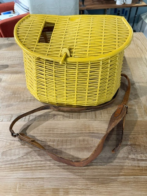 Vintage Yellow Plastic Fishing Creel Basket Faux Wicker Trout Fly Box Cabin Deco Vintage Yellow Plastic Fishing Creel Basket Faux Wicker Trout Fly Box Cabin Deco