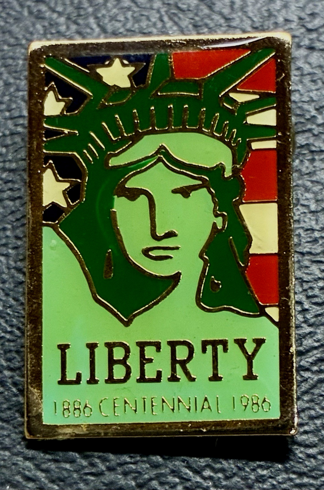 Vintage 1886-1986 Statue of Liberty Centennial Lapel Pin Vintage 1886-1986 Statue of Liberty Centennial Lapel Pin