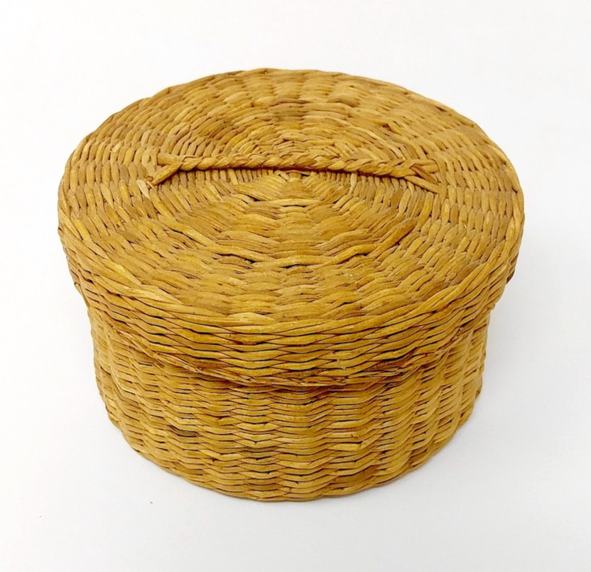 Vtg Woven Sweetgrass Basket w/Lid 3x6 Round Top Handle Trinkets Tea