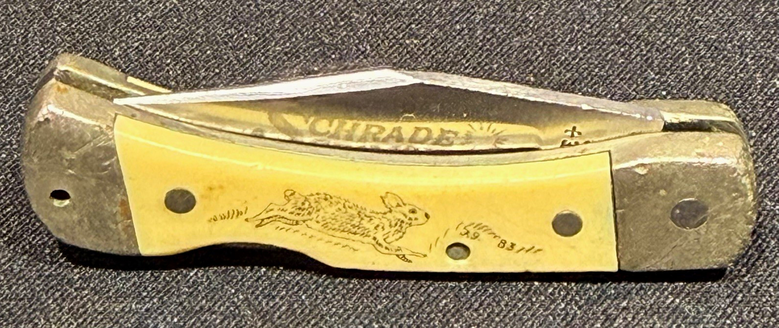 Vintage Schrade+ LB-1SC USA Scrimshaw Rabbit Lockback Folding Pocket Knife