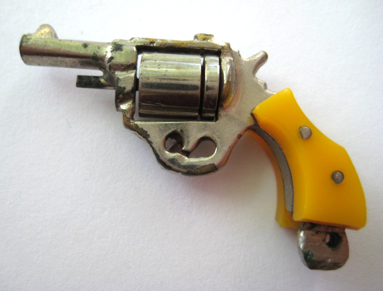 VTG Miniature PISTOL~COWBOY GUN Charm Keychain Plastic Grips~Cylinder Spins