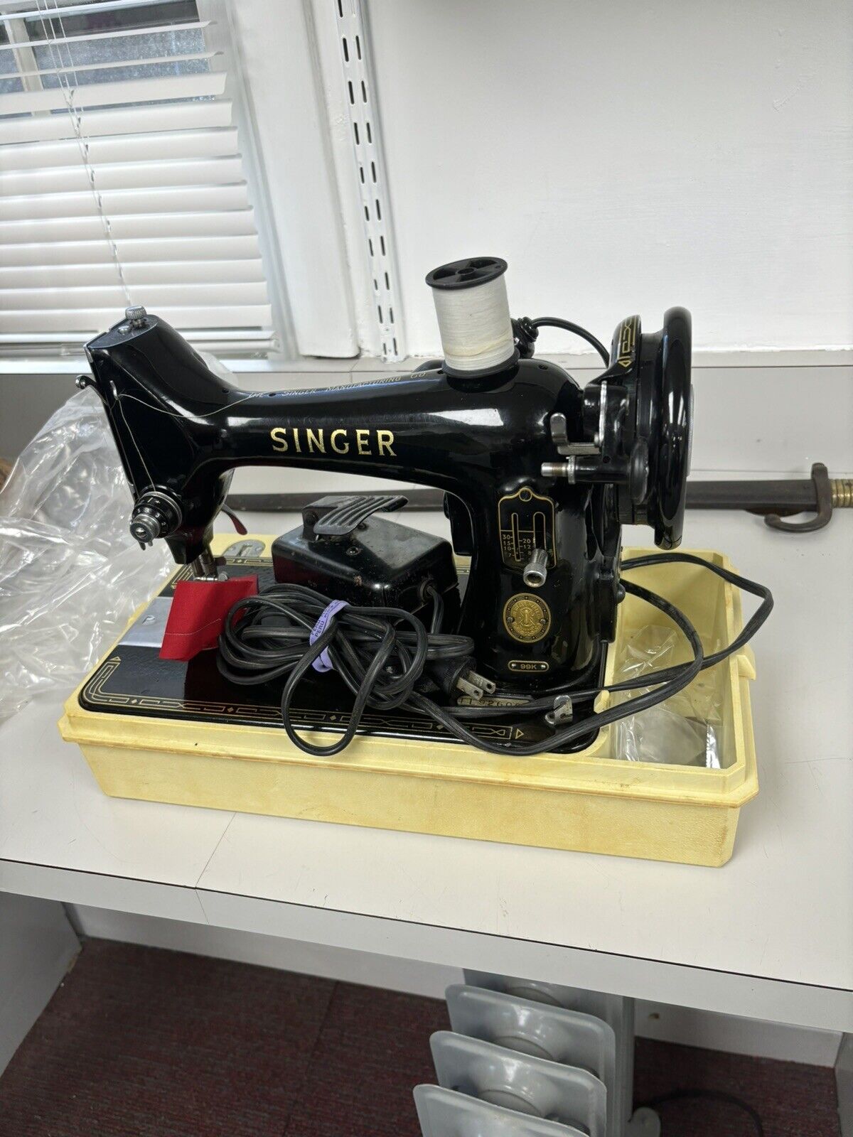 1956 SINGER  99K Portable Sewing Machine -Case-Pedal Light Great Britain