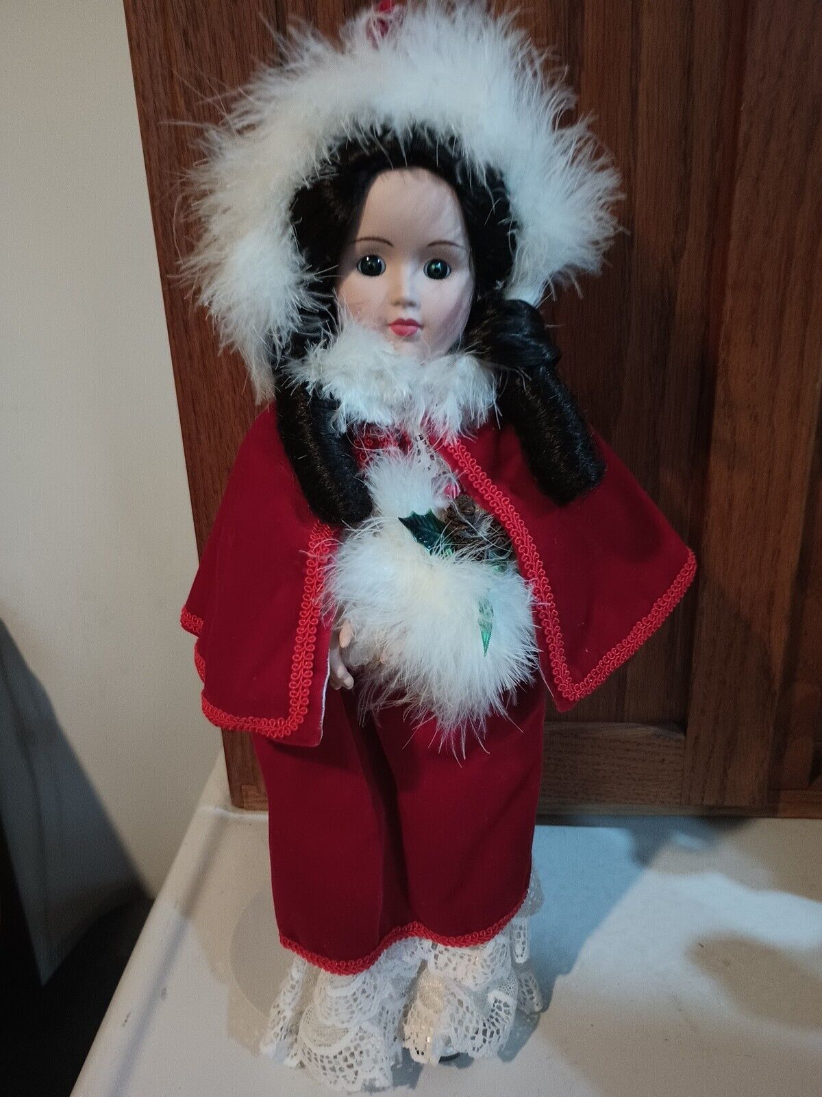 1986 The First Danbury Mint Christmas Doll Elizabeth Music Tested/works