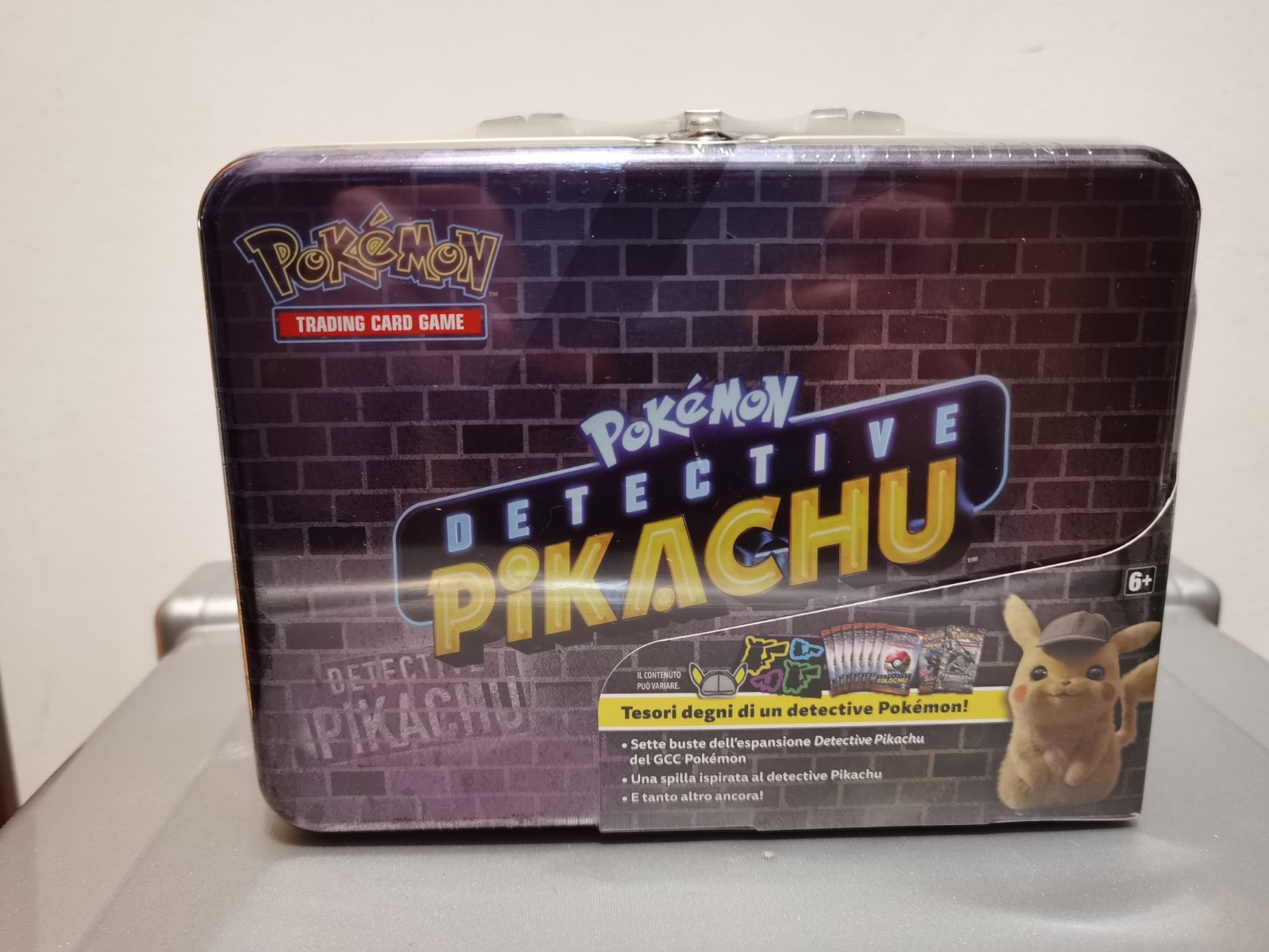 Pokemon Detective Pikachu Sealed Chest Pokemon Suitcase Collection ITA