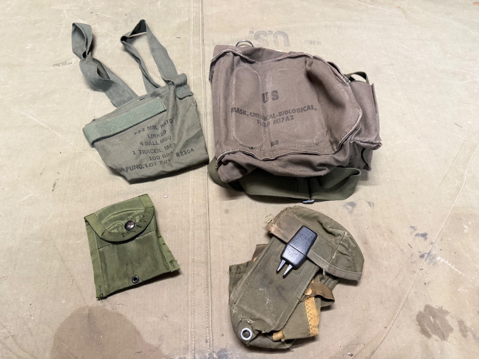ORIGINAL LATE VIETNAM WAR US ARMY  FIELD AMMO POUCH GEAR FIRST AID POUCH LOT