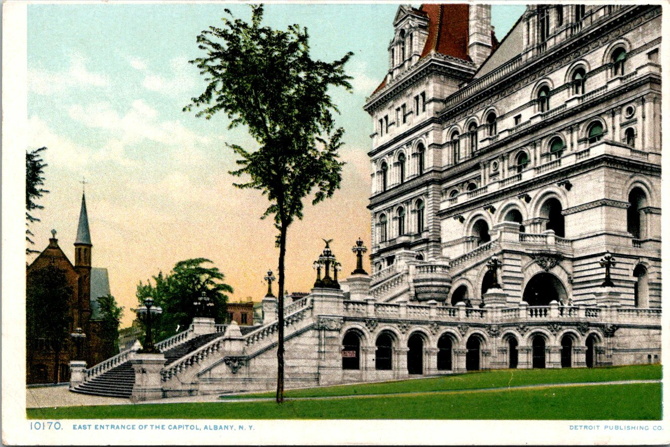 Vintage PPC - East Entrance of the Capitol, Albury, NY - F16503 Vintage PPC - East Entrance of the Capitol, Albury, NY - F16503